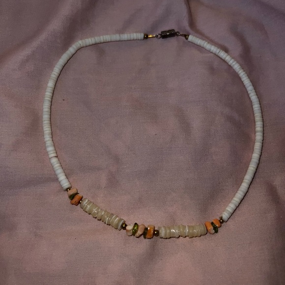 Shell 🐚 Necklace - Picture 3 of 3